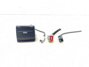 Jeep JL Wrangler Dash Media Plug USB AUX 68271568AC 2018 2019 2020 031257 - Picture 1 of 9
