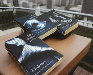 Fifty Shades Of Gray Trilogy Set of 3 E. L. James Vintage Trade PB Used 2011,12 - Picture 1 of 22