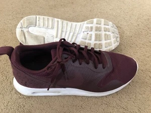 GREAT Nike Air Max Tavas burgundy tennis shoes - 916791-602 - womens 12 (eu44.5) - Picture 1 of 1