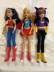 DC Super Hero Girls Teen Dolls Wonder Woman Supergirl Batgirl - Foto 1 di 8