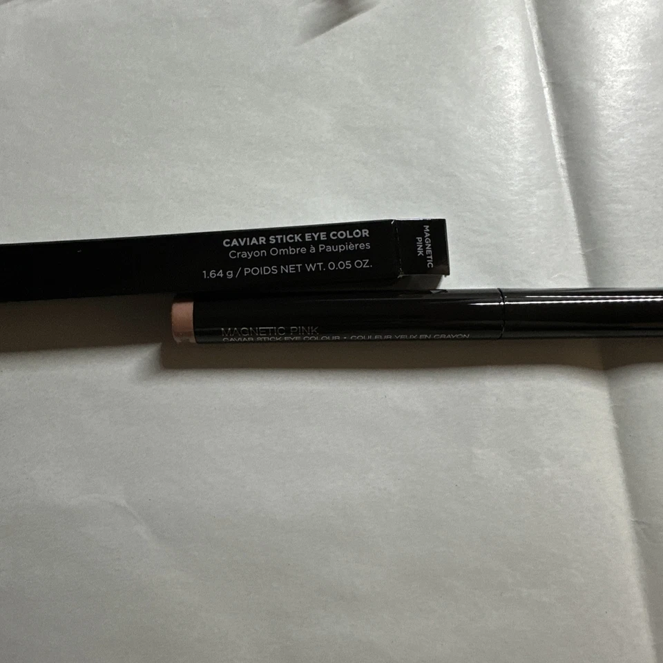 Barra de caviar Laura Mercier color de ojos rosa brillante magnético 0,05 oz Foto 1 de 3