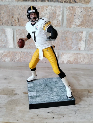 Pittsburg Steelers Ben Roethlisberger Figurine Cover