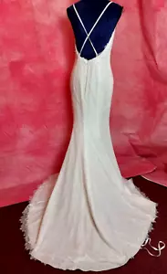 SALE! Beautiful Enzoani Wedding dress size 14 ex sample - Picture 1 of 14
