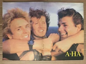 LOTE DE DOS CARTELES ORIGINALES DE REVISTA MUSICAL CENTRAL 1987 ARGENTINA - Imagen 1 de 2