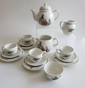 Vtg 17 Piece Wedgewood Miniature Peter Rabbit Tea Set Mint condition - Picture 1 of 12