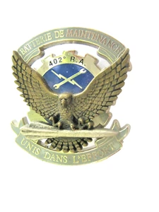 INSIGNE ARTILLERIE LE 402° RA LA BATTERIE DE MAINTENANCE L.R PARIS - Bild 1 von 2