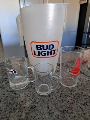 Cinturón de grano Budweiser A&W Bud Light Zorbaz vasos pequeños y jarra de plástico Foto 1 de 4