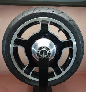 07-11 Harley Davidson FLHX Street Glide Front DUNLOP Tire Rim Wheel 130/70 B18 - Picture 1 of 17