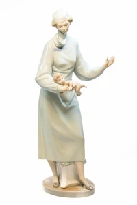 Lladro #5431 MIDWIFE & BABY New Birth 13" La Comadrona in Original Box (KMT) - Picture 1 of 12
