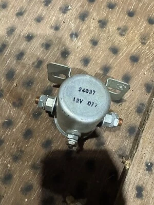 Solenoide de trabajo intermitente con cuerpo de acero Cole Hersee 24037 12 voltios SPST Foto 1 de 4