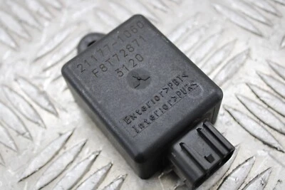 Relé controlador carburador Kawasaki ZR7 S 2003 1999 - 2004 Foto 1 de 4