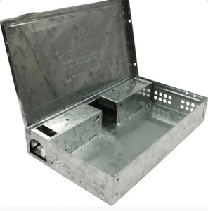 (TWO) JT Eaton Repeater Low Profile Multi Catch Mouse Traps Solid Lid Silver - Picture 1 of 2