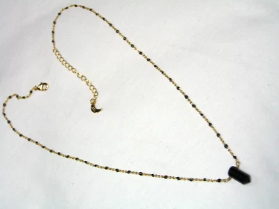 ...LUNA NORTE...Collar Colgante Punta Ónix Negro Tono Dorado... Foto 1 de 4