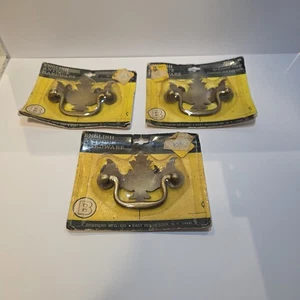 Set of 3 NiP Vintage Brainerd Antique Brass Plated Drawer Pulls 02075XC - Picture 1 of 9