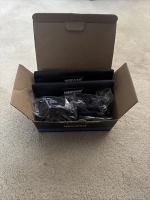 NEEWER 52mm ND Lens Filter Kit: UV, CPL, FLD, ND2, ND4, ND8, Lens Hood and Cap - Image 1 of 2