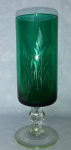 Mid Century Glas Vase  grün mit Fuß,  14 cm geätzt, Ähre - Miniatur - Bild 1 von 1