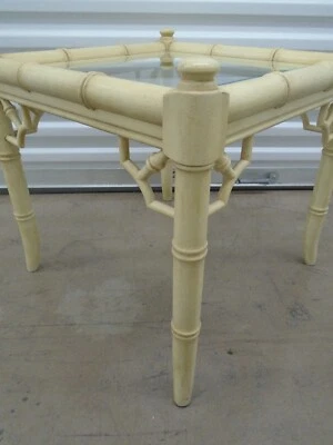 Mesa auxiliar de bambú sintético calado chino Chippendale Allegro Thomasville End Boho Foto 1 de 4