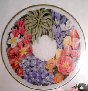 Permin of Copenhagen Counted Cross Stitch Pattern FLOWERS AROUND THE YEAR Wreath - Picture 1 of 3