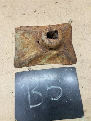 Chevrolet GMC 1967 1968 1972 C10 C20 camioneta parachoques gato placa base soporte OEM 67 Foto 1 de 4