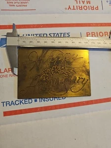 Neu Hermes Vintage Messing Gravurplatte Happy Anniversary - Bild 1 von 2