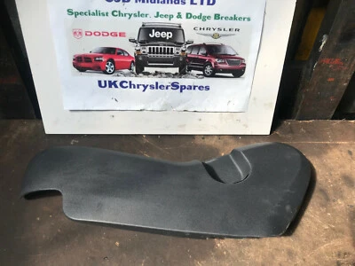 CHRYSLER GRAND VOYAGER 2008-15 O/S/F PAINEL DE ACABAMENTO LATERAL DIREITO DO ASSENTO (INTERIOR) - Imagem 1 de 4