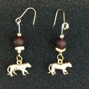 Tiger with Brown Beads Earrings in Rosegold Heart Gift Box - Picture 1 of 3