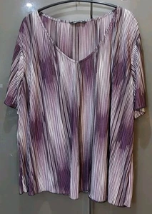 Essence Plisse T-shirt Top Purple & White V Neck Short Sleeve Non Iron Size 24 - Picture 1 of 11