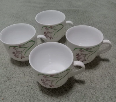 "Juego de 4 tazas de café Martha Stewart Everyday de 5,5"" flores moradas y tallos verdes" Foto 1 de 4