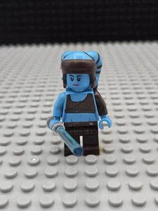 Lego Star Wars Aayla Secura Minifigure (Lego 75182) Rare Retired - Figure+saber - Picture 1 of 2