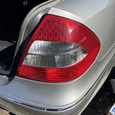 03-06 Mercedes W211 E320 E350 E55 AMG Tail Light LED  Right Passenger Side OEM - Image 1 of 3