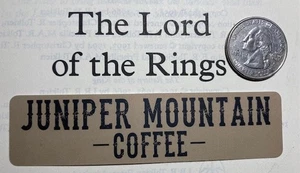 Juniper Mountain Coffee Co. PEGATINA/CALCOMANÍA PARA VESTUARIO PORTÁTIL OFICINA COCHE - Imagen 1 de 1