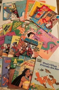 Posten von 20 Vintage Kinderbüchern Disney, Golden Books alle Taschenbücher sehr guter Zustand " - Bild 1 von 13