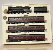 Hornby R2195M 'The Master Cutler' - BR Steam Loco 'Flying Fox' 60106+3 Coaches