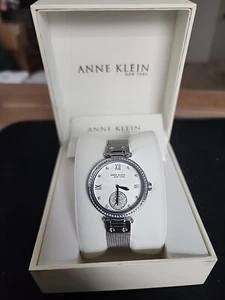 Reloj Anne Klein New York 12/2309SVSV Swarovski Cristal Tono Plata Malla Banda - Imagen 1 de 11