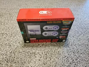SNES CLASSIC EDITION RARELY USED IN ORIGINAL BOX WITH ALL ORIGINAL COMPONENTS - Picture 1 of 7