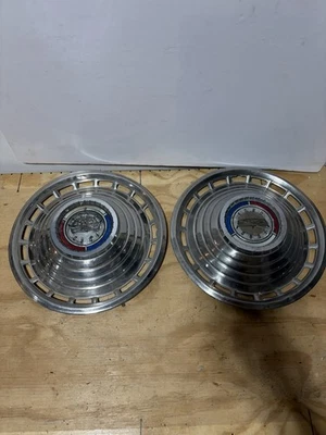(2) 1963 FORD GALAXIE 500 HUBCAP VINTAGE 14” INCH WHEEL COVERS Foto 1 de 4