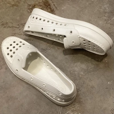 Sperry Women’s White Float Fish Slip On Boat Shoe Loafers, Size 8 NEW - Image 1 of 4