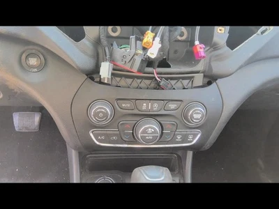2019 - 2023 JEEP CHEROKEE Temperature Control Temperature Control  - Image 1 of 4