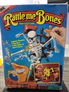 Vintage Rattle Me Bones Ideal Game - Picture 1 of 9