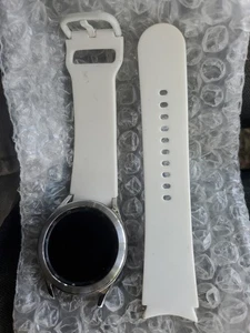 Samsung Galaxy Watch4 Classic 42mm -16GB (Wi-Fi) Silver | SM-R880-Fair - Photo 1 sur 2