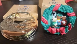 2 Vintage Avon Ornaments: 1998 "City of Bethlehem" & 1990 "Caroling Trio" - Picture 1 of 9