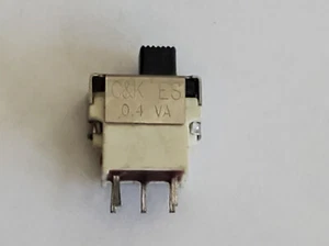 10 PIEZAS INTERRUPTOR DE DESLIZAMIENTO C&K ES01MCBE - Imagen 1 de 4