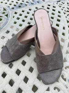 Taryn Rose Women’s ODI Leather Sandals 10 M - Picture 1 of 12