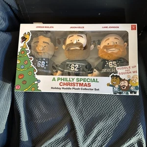 A PHILLY SPECIAL CHRISTMAS HOLIDAY HUDDLE PLUSH COLLECTOR SET - IN HAND! - Picture 1 of 6