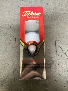 Caja de 3 pelotas de golf Titleist DT Solo larga distancia con sensación suave marca propietarios de automóviles - Imagen 1 de 1