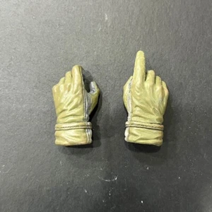 HOT TOYS MMS73 PREDATOR PRIVATE BILLY SOLE GUANTI DA VOLO scala 1/6 accessori - Foto 1 di 2