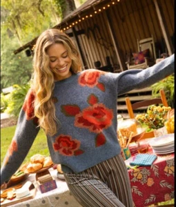 Natural Life Rosie Jacquard Pullover Sweater Women Red Roses Blue Medium NWT - Picture 1 of 11