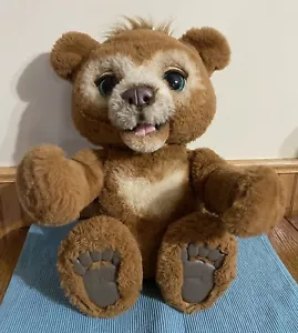 FurReal Friend Cubby Der neugierige Teddybär interaktives Plüschtier Hasbro - Bild 1 von 4