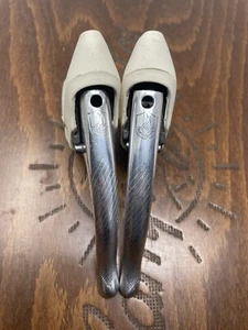 Palancas de freno vintage NOS clásicas años 80 Campagnolo C Record capós blancos C - Imagen 1 de 7