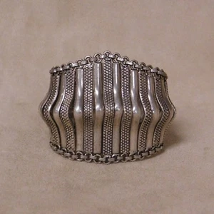 Pulsera de eslabones de plata de ley inusual + - Imagen 1 de 4